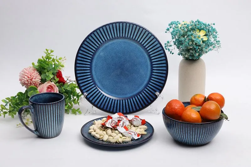 Set de veselă cu glazură reactivă