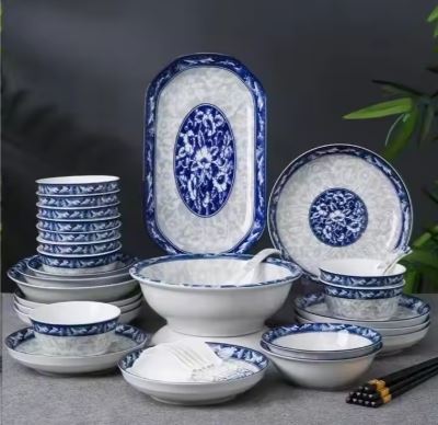 Vesela din ceramică albastră chinezească